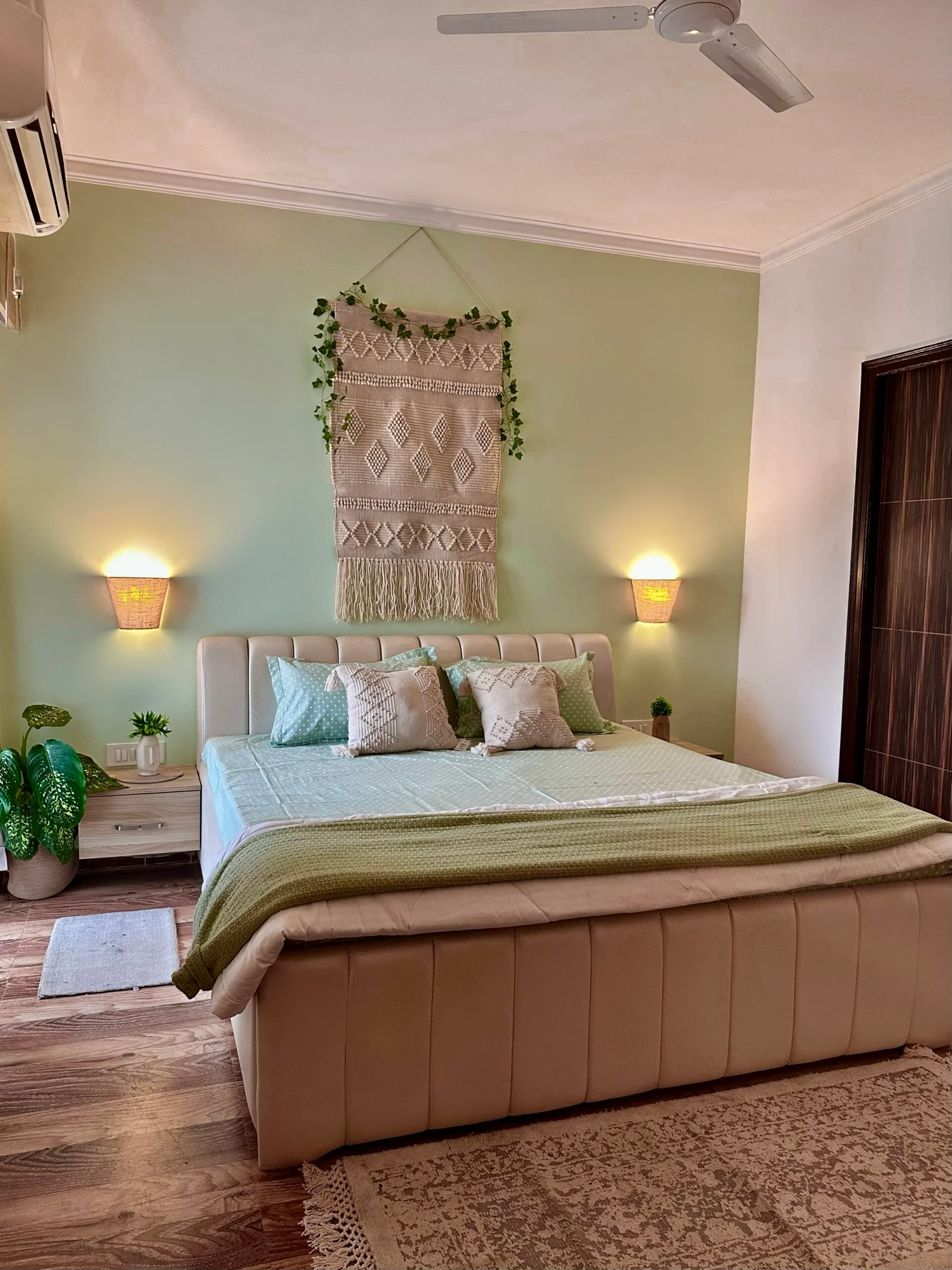 922F6228-D826-4538-B262-54C975F1046C-1-scaled